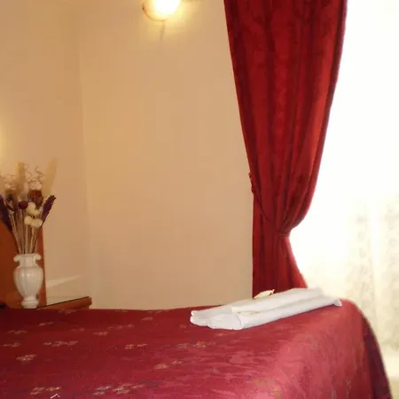 Starlight Bed and breakfast 2*