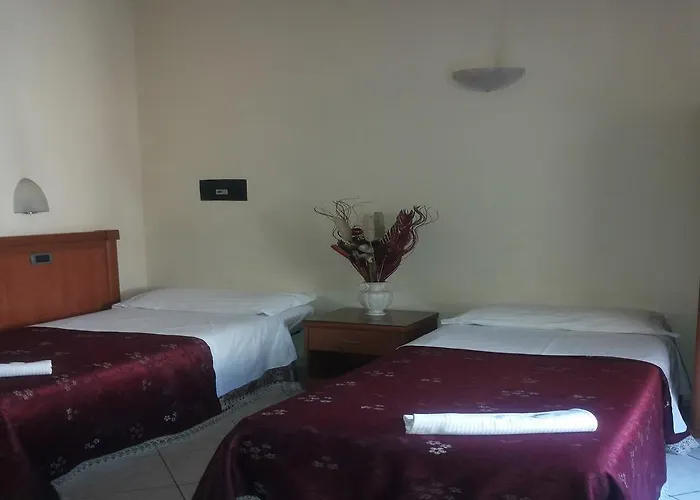 Starlight Bed and Breakfast 2*